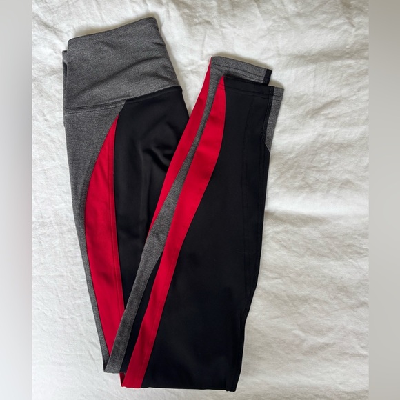 LULULEMON Legging w/Red/Grey Contour Detailing, Size 4, Like New Condition - Picture 1 of 11